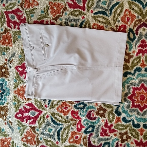 Men's PGA Tour Golf Shorts - Picture 2 of 5